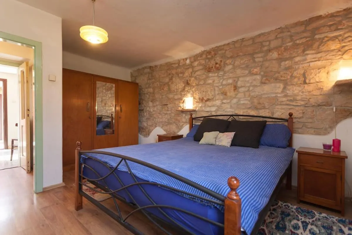 Lakvere Family House Pula Croatia